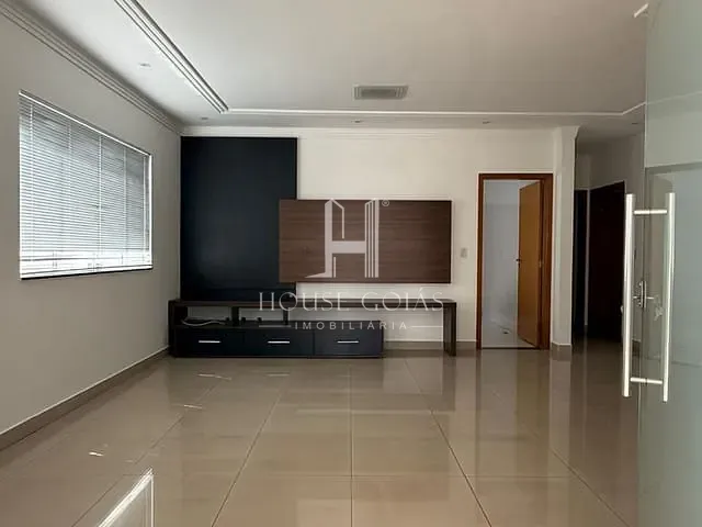 Casa com 370m² 3 quartos e 4 banheiros, à venda, no bairro Jardins Madri em Goiânia