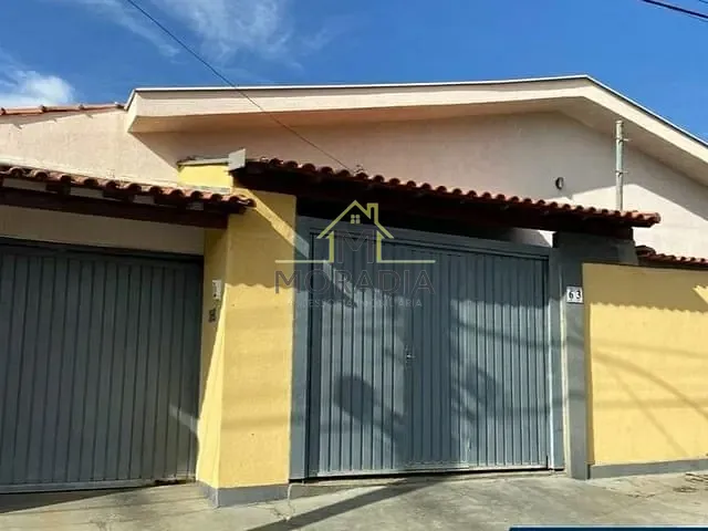 Casa com 359m² 3 quartos e 2 banheiros, à venda, no bairro Nossa Senhora das Dores em Guaxupé