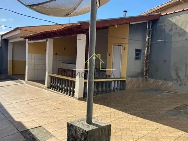 Casa com 359m² 3 quartos e 2 banheiros, à venda, no bairro Nossa Senhora das Dores em Guaxupé