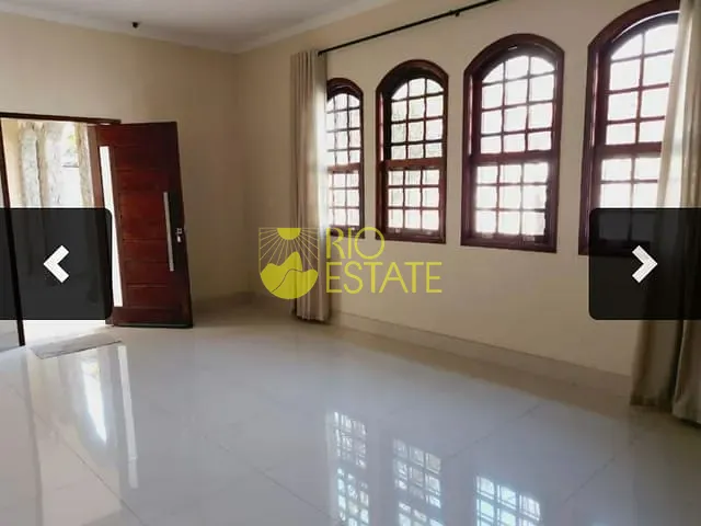 Casa com 300m² 4 quartos e 3 banheiros, à venda, no bairro Parque Ipiranga em Resende
