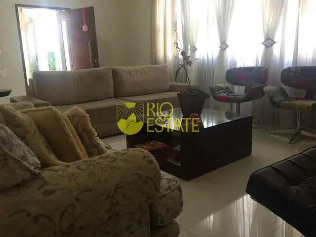 Casa com 300m² 4 quartos e 3 banheiros, à venda, no bairro Parque Ipiranga em Resende