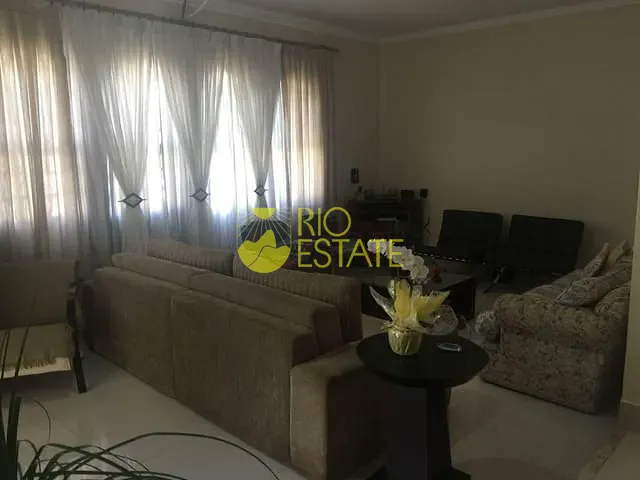Casa com 300m² 4 quartos e 3 banheiros, à venda, no bairro Parque Ipiranga em Resende