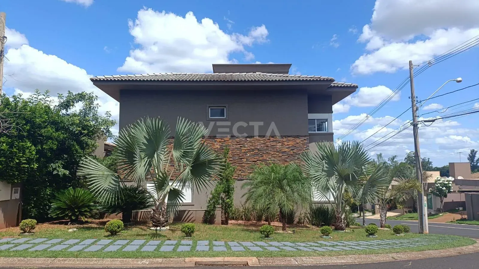 Casa, 4 quartos, 380 m² - Foto 1