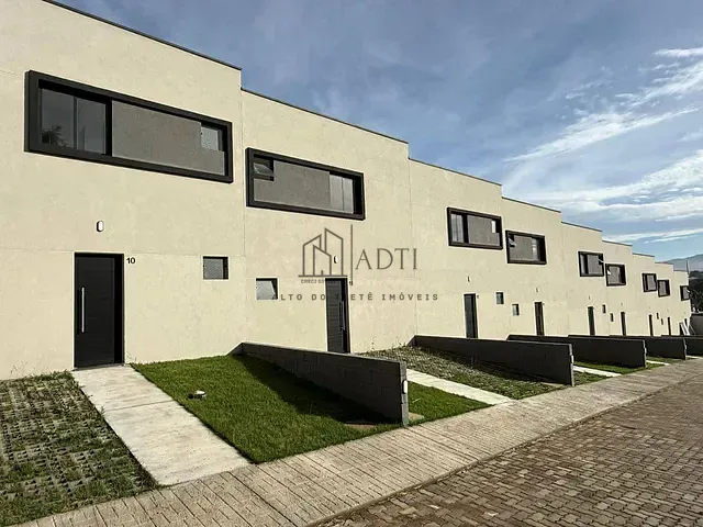 Casa 2 quartos e 1 banheiro, à venda ou para alugar, no bairro Jardim Santa Teresa em Mogi das Cruzes