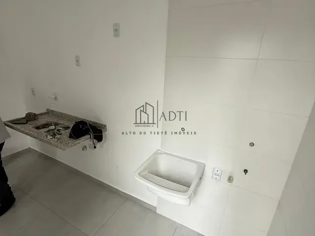 Casa 2 quartos e 1 banheiro, à venda ou para alugar, no bairro Jardim Santa Teresa em Mogi das Cruzes