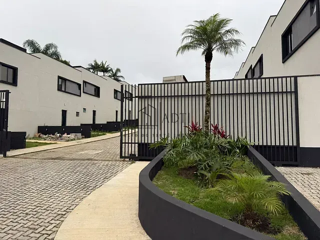 Casa 2 quartos e 1 banheiro, à venda ou para alugar, no bairro Jardim Santa Teresa em Mogi das Cruzes