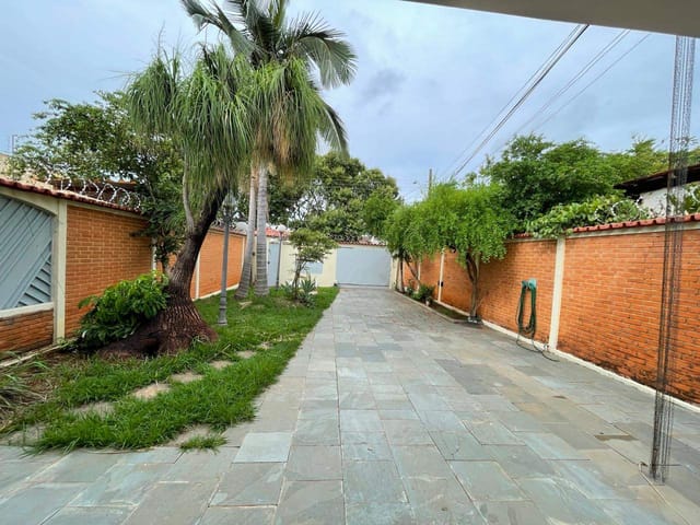 Casa com 449m² 2 quartos e 3 banheiros, à venda, no bairro Setor Coimbra em Goiânia