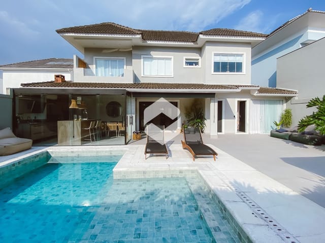 Casa com 300m² 3 quartos e 5 banheiros, à venda, no bairro Recreio dos Bandeirantes em Rio de Janeiro