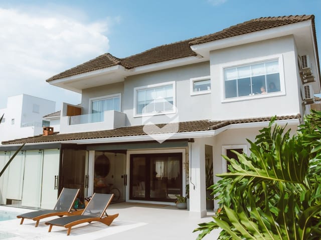 Casa com 300m² 3 quartos e 5 banheiros, à venda, no bairro Recreio dos Bandeirantes em Rio de Janeiro