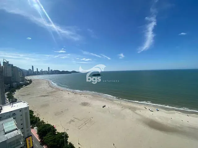 Apartamento com 210m² 4 quartos e 5 banheiros, à venda, no bairro Centro em Balneário Camboriú