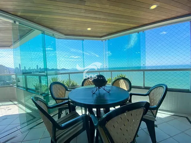 Apartamento com 210m² 4 quartos e 5 banheiros, à venda, no bairro Centro em Balneário Camboriú