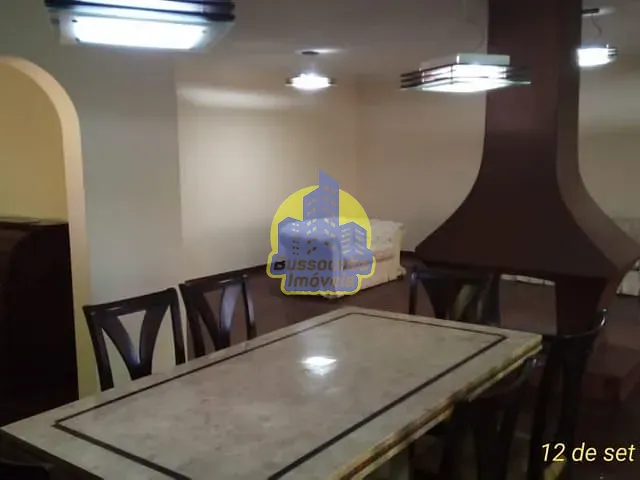 Casa com 2000m² 5 quartos e 3 banheiros, à venda ou para alugar, no bairro Três Montanhas em Osasco