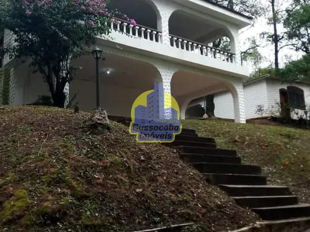 Casa com 2000m² 5 quartos e 3 banheiros, à venda ou para alugar, no bairro Três Montanhas em Osasco