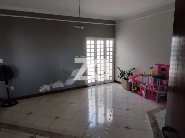 Casa com 360m² 3 quartos e 2 banheiros, à venda, no bairro Parque Santa Edwiges em Bauru