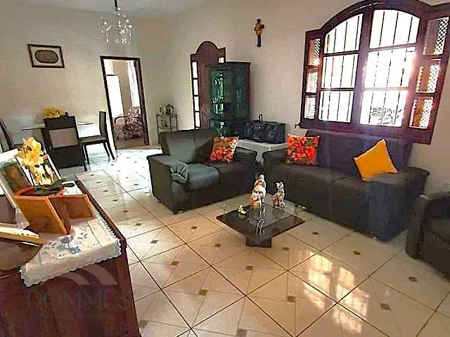 Casa com 195m² 6 quartos e 5 banheiros, à venda, no bairro Canaã em Ipatinga