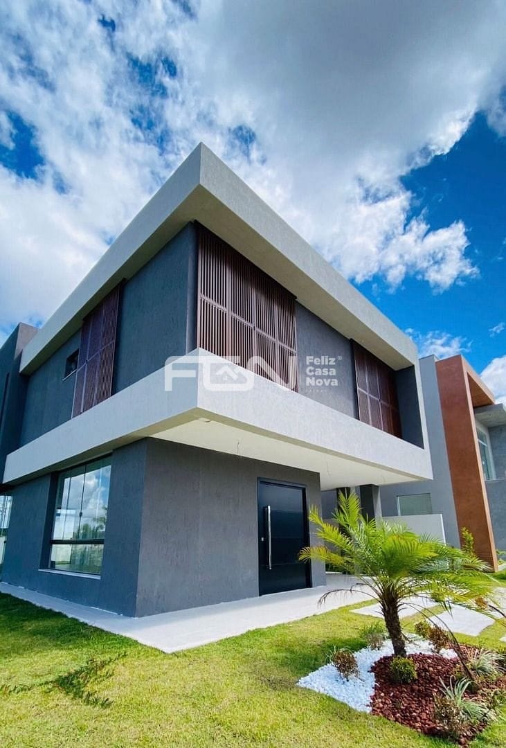 Casa à venda com 4 quartos, 206m² - Foto 1