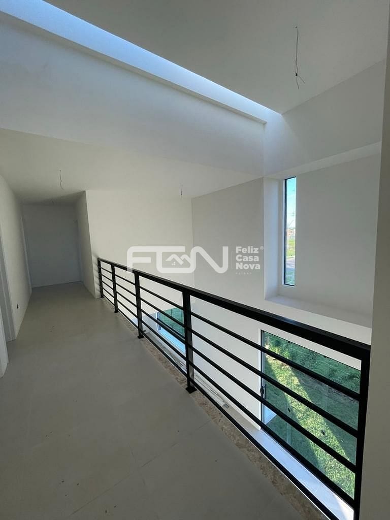 Casa à venda com 4 quartos, 206m² - Foto 4