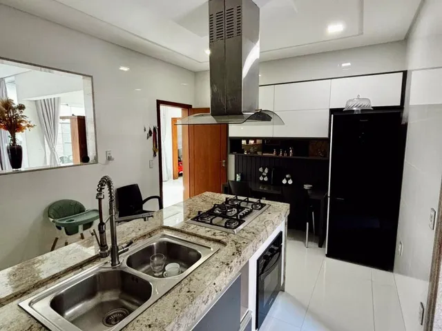 Casa com 462m² 3 quartos e 5 banheiros, à venda, no bairro Boulevard Lagoa em Serra