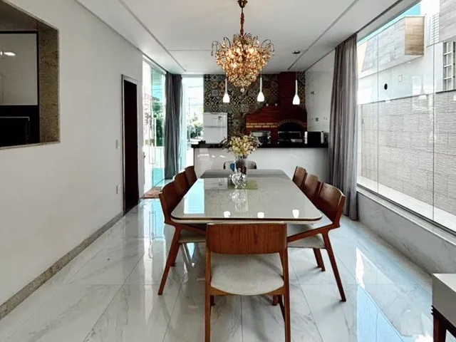 Casa com 462m² 3 quartos e 5 banheiros, à venda, no bairro Boulevard Lagoa em Serra