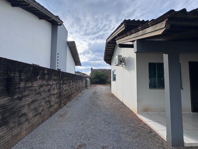 Casa com 320m² 2 quartos e 1 banheiro, à venda, no bairro Residencial Arara-azul em Nova Mutum