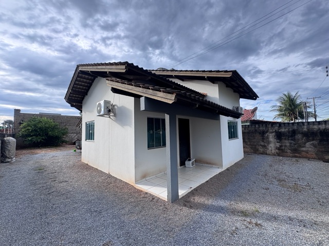 Casa com 320m² 2 quartos e 1 banheiro, à venda, no bairro Residencial Arara-azul em Nova Mutum