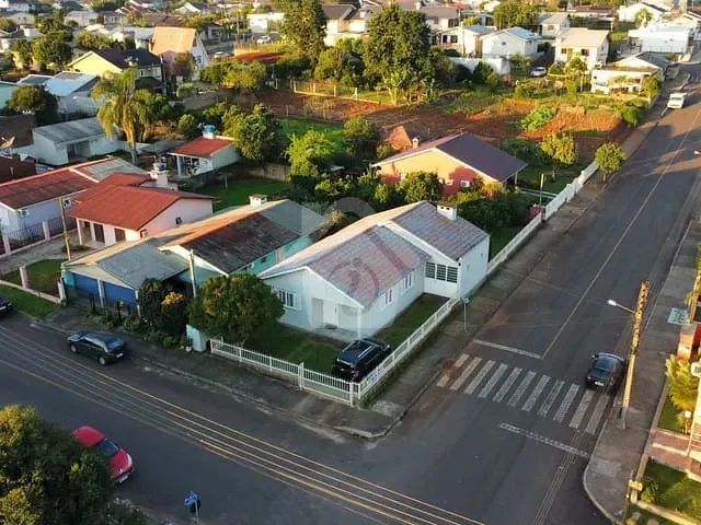 Casa com 106m² 3 quartos e 1 banheiro, à venda, no bairro Alesgut em Teutônia