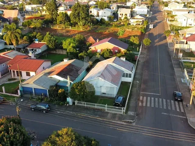 Casa com 106m² 3 quartos e 1 banheiro, à venda, no bairro Alesgut em Teutônia