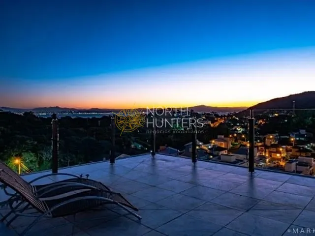 Casa com 650m² 7 quartos e 9 banheiros, à venda, no bairro Santo Antônio de Lisboa em Florianópolis
