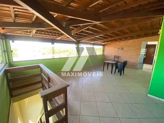 Apartamento 8 quartos e 3 banheiros, para alugar, no bairro Centro em Araçuaí