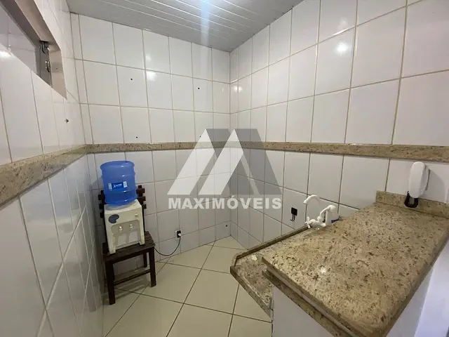 Apartamento 8 quartos e 3 banheiros, para alugar, no bairro Centro em Araçuaí