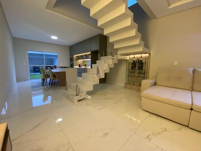 Casa 3 quartos e 3 banheiros, à venda, no bairro Ingleses do Rio Vermelho em Florianópolis