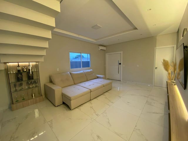 Casa 3 quartos e 3 banheiros, à venda, no bairro Ingleses do Rio Vermelho em Florianópolis