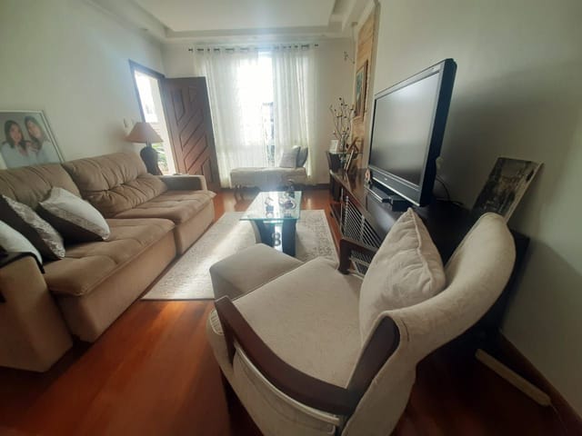 Casa com 272m² 3 quartos e 4 banheiros, à venda, no bairro Vila Valqueire em Rio de Janeiro