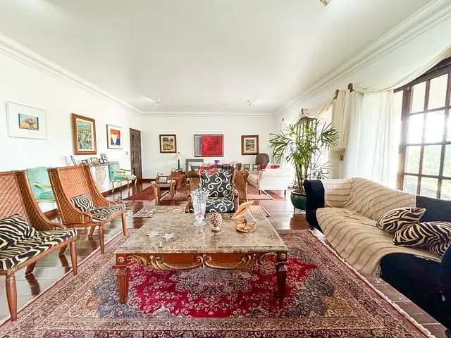 Casa com 3880m² 6 quartos e 6 banheiros, à venda, no bairro Bela Suiça em Londrina
