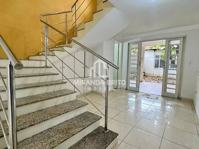 Sobrado 3 quartos e 2 banheiros, à venda, no bairro Setor Pedro Ludovico em Goiânia
