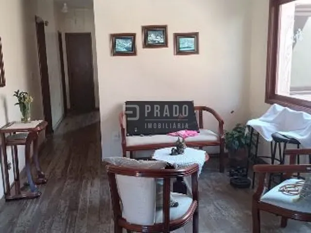 Casa com 300m² 3 quartos e 4 banheiros, à venda, no bairro Centro em Pelotas