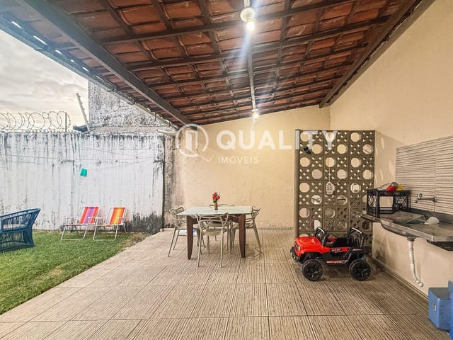 Casa com 230m² 3 quartos e 2 banheiros, à venda, no bairro Monte Castelo em Fortaleza