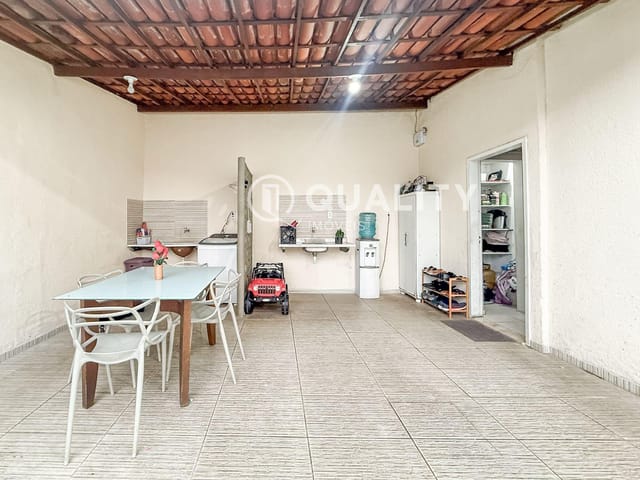 Casa com 230m² 3 quartos e 2 banheiros, à venda, no bairro Monte Castelo em Fortaleza