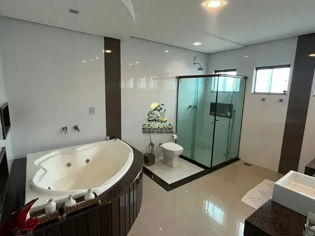 Casa com 385m² 5 quartos e 4 banheiros, à venda, no bairro Conjunto Estrela do Sul em Aparecida de Goiânia