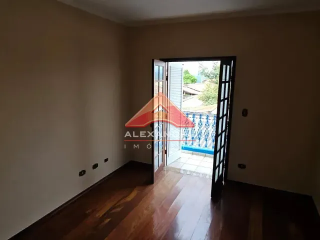 Casa com 300m² 3 quartos e 1 banheiro, para alugar, no bairro Vila Industrial em São José dos Campos