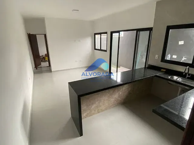 Casa com 140m² 2 quartos e 1 banheiro, à venda, no bairro Pontal de Santa Marina em Caraguatatuba