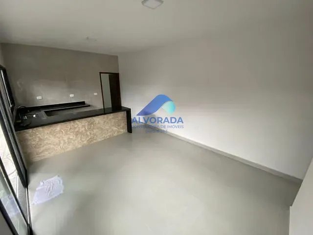 Casa com 140m² 2 quartos e 1 banheiro, à venda, no bairro Pontal de Santa Marina em Caraguatatuba