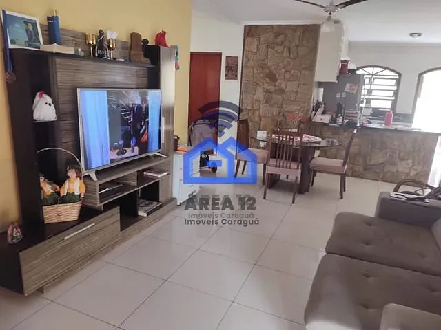 Casa com 360m² 2 quartos e 1 banheiro, à venda, no bairro Pontal de Santa Marina em Caraguatatuba