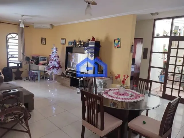 Casa com 360m² 2 quartos e 1 banheiro, à venda, no bairro Pontal de Santa Marina em Caraguatatuba