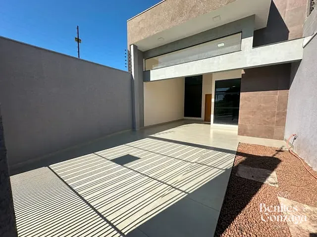 Casa com 201m² 3 quartos e 2 banheiros, à venda, no bairro Parque Industrial em Maringá