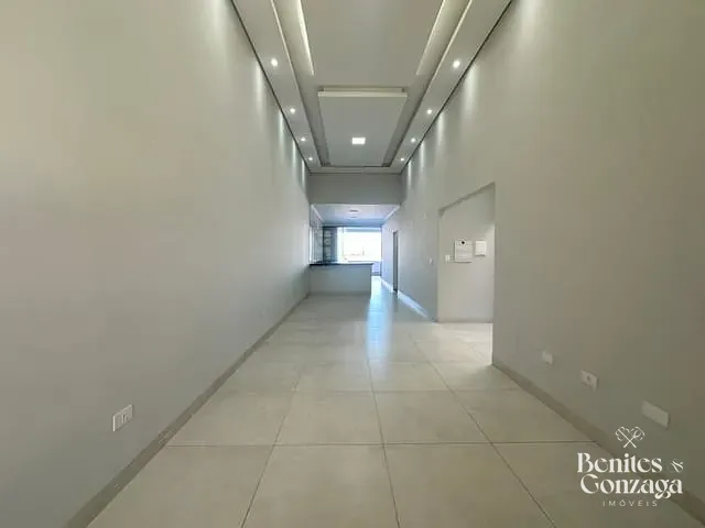 Casa com 201m² 3 quartos e 2 banheiros, à venda, no bairro Parque Industrial em Maringá