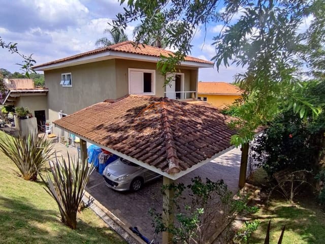 Casa 4 quartos e 3 banheiros, à venda, no bairro Chácara das Paineiras em Carapicuíba