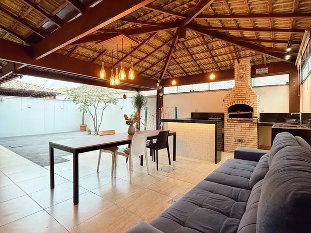 Casa com 208m² 3 quartos e 2 banheiros, à venda, no bairro Colina de Laranjeiras em Serra