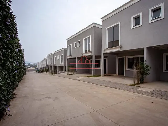 Casa 3 quartos e 2 banheiros, à venda, no bairro Jardim Rancho Alegre em Santana de Parnaíba