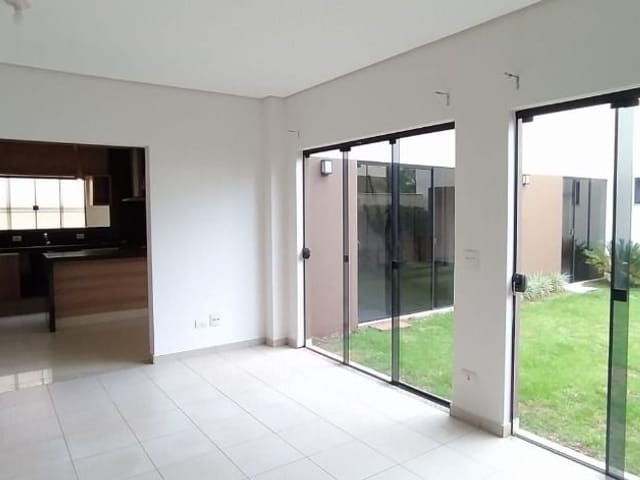 Casa com 300m² 3 quartos e 5 banheiros, à venda, no bairro Esperança em Londrina